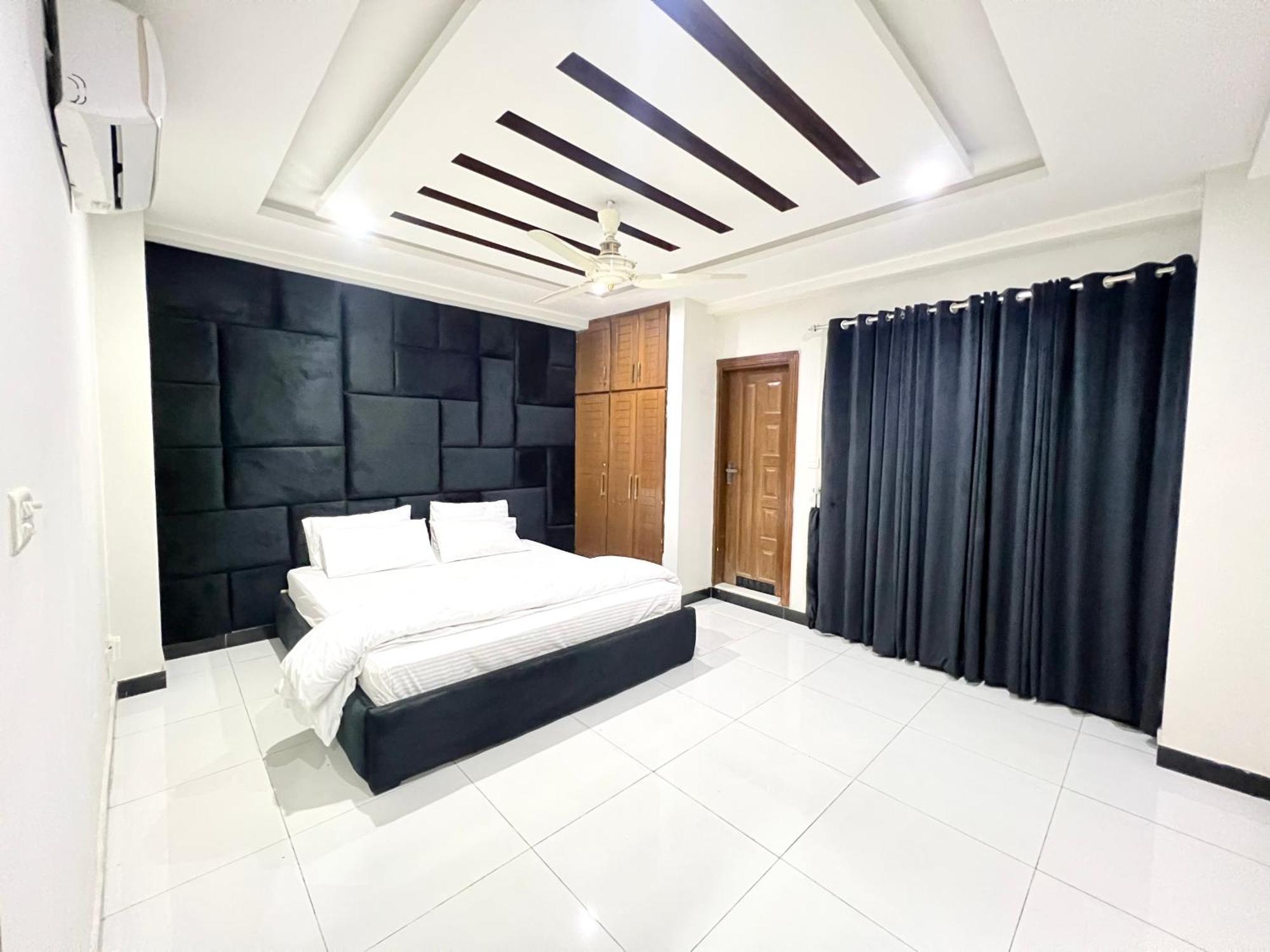 Penthouse 3Bedrooms - Luxury Apartment Hotel イスラマバード エクステリア 写真
