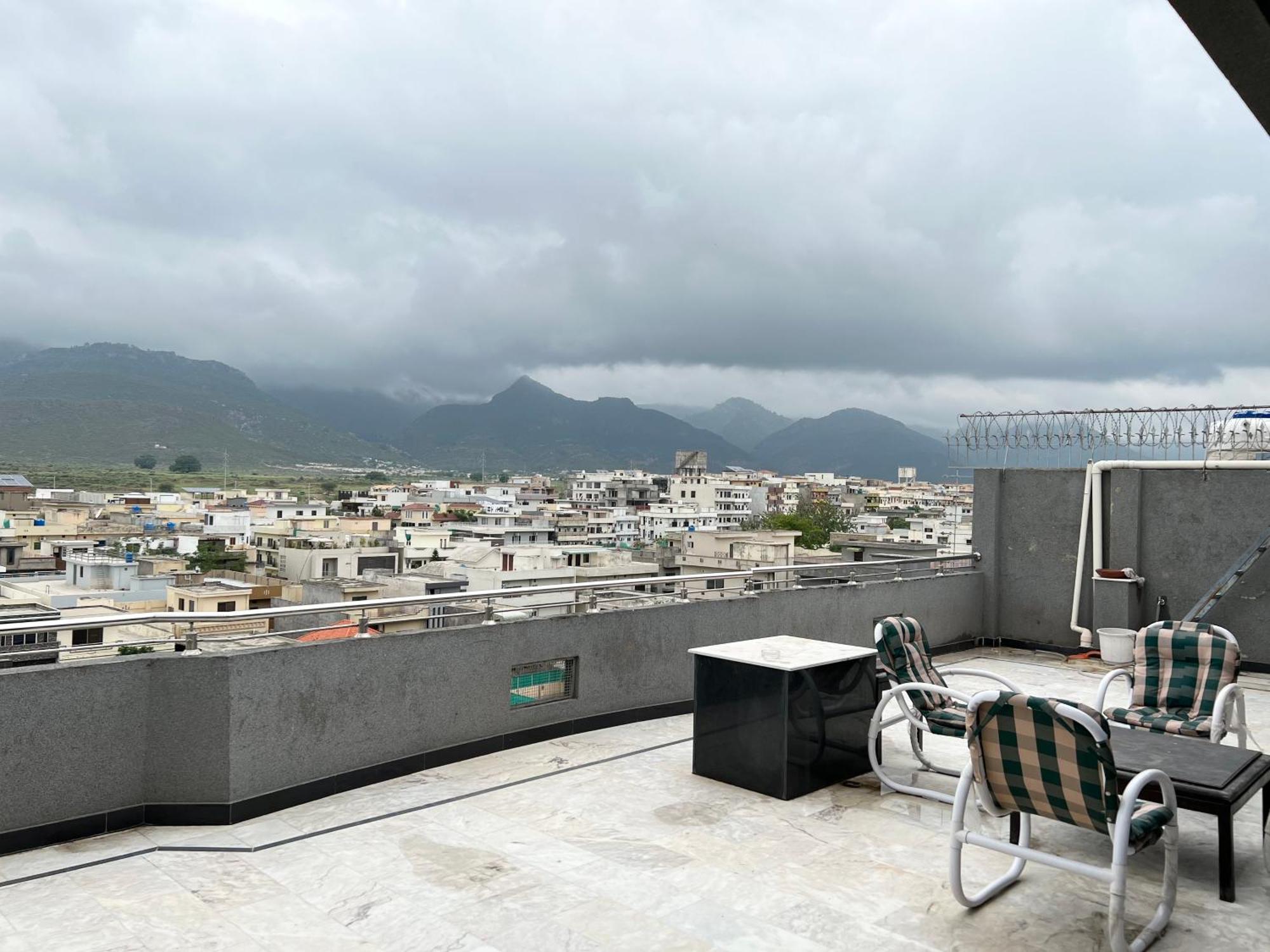 Penthouse 3Bedrooms - Luxury Apartment Hotel イスラマバード エクステリア 写真