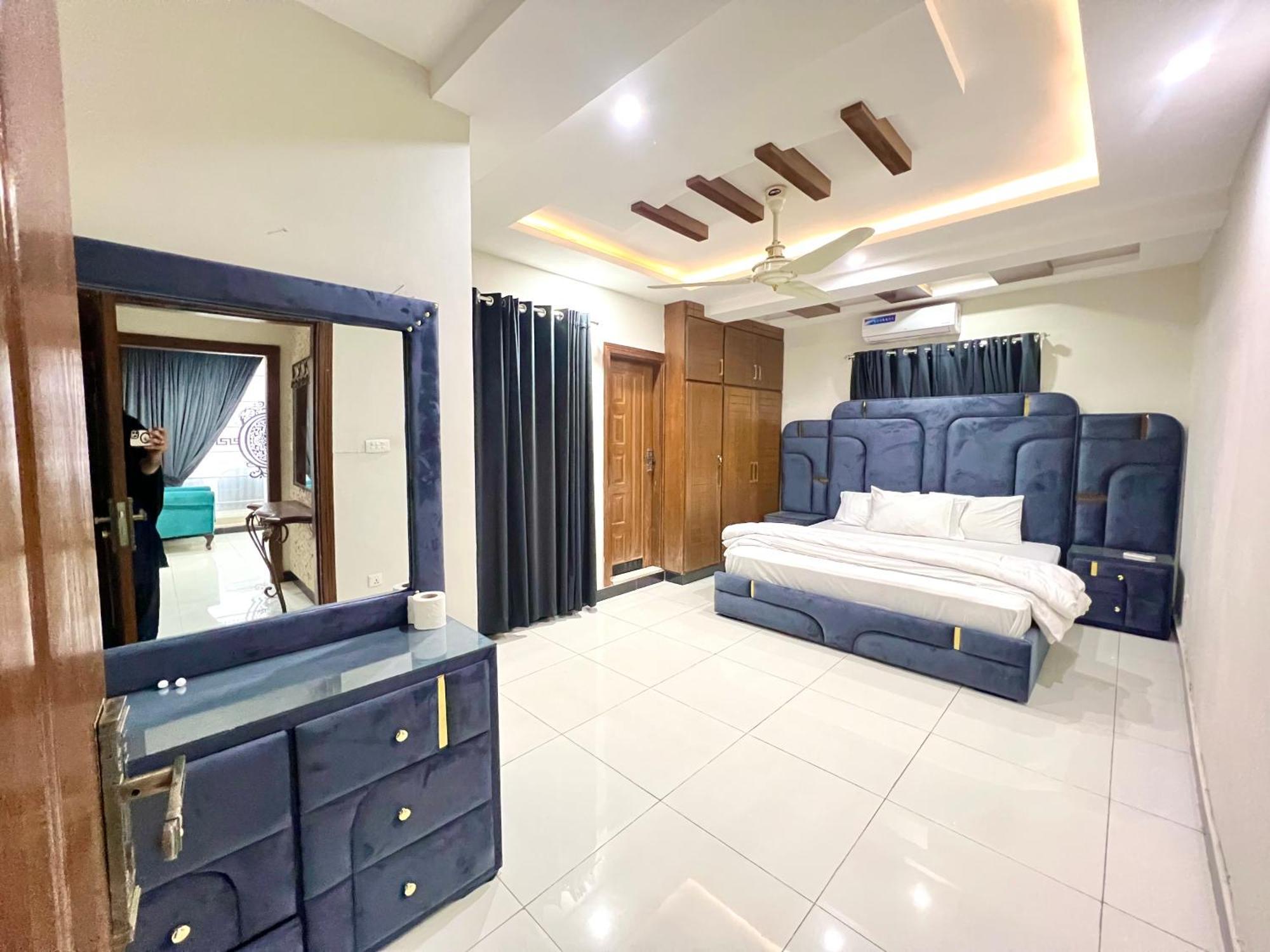 Penthouse 3Bedrooms - Luxury Apartment Hotel イスラマバード エクステリア 写真